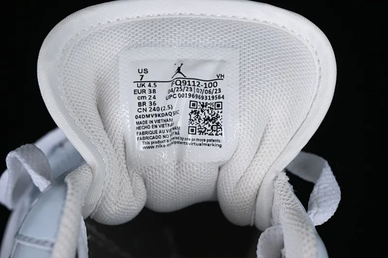 All categories Air Jordan Jordan series basketball shoes Air Jordan 1 Low Air Jordan 1 Low AJ1 Joe 1 Christmas customization Ice and Snow Puppy Low-top cultural and casual sneakers FQ9112-100